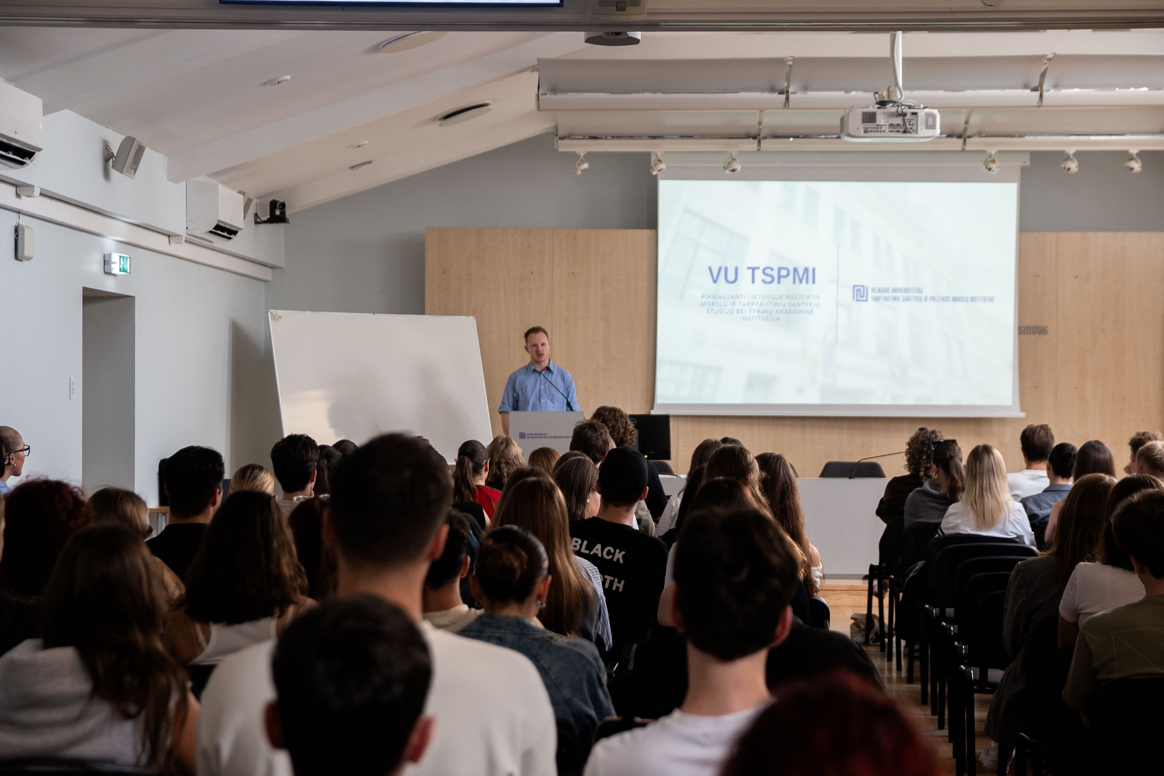 B_Politikos mokslai_II.jpg