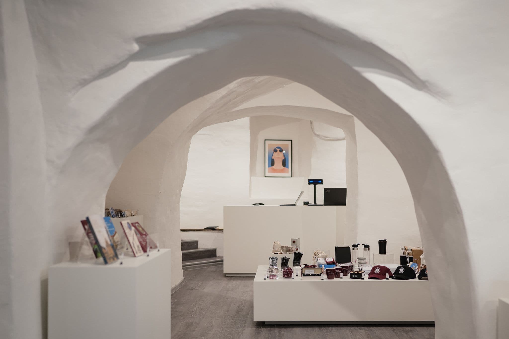 VU atributikos parduotuvė