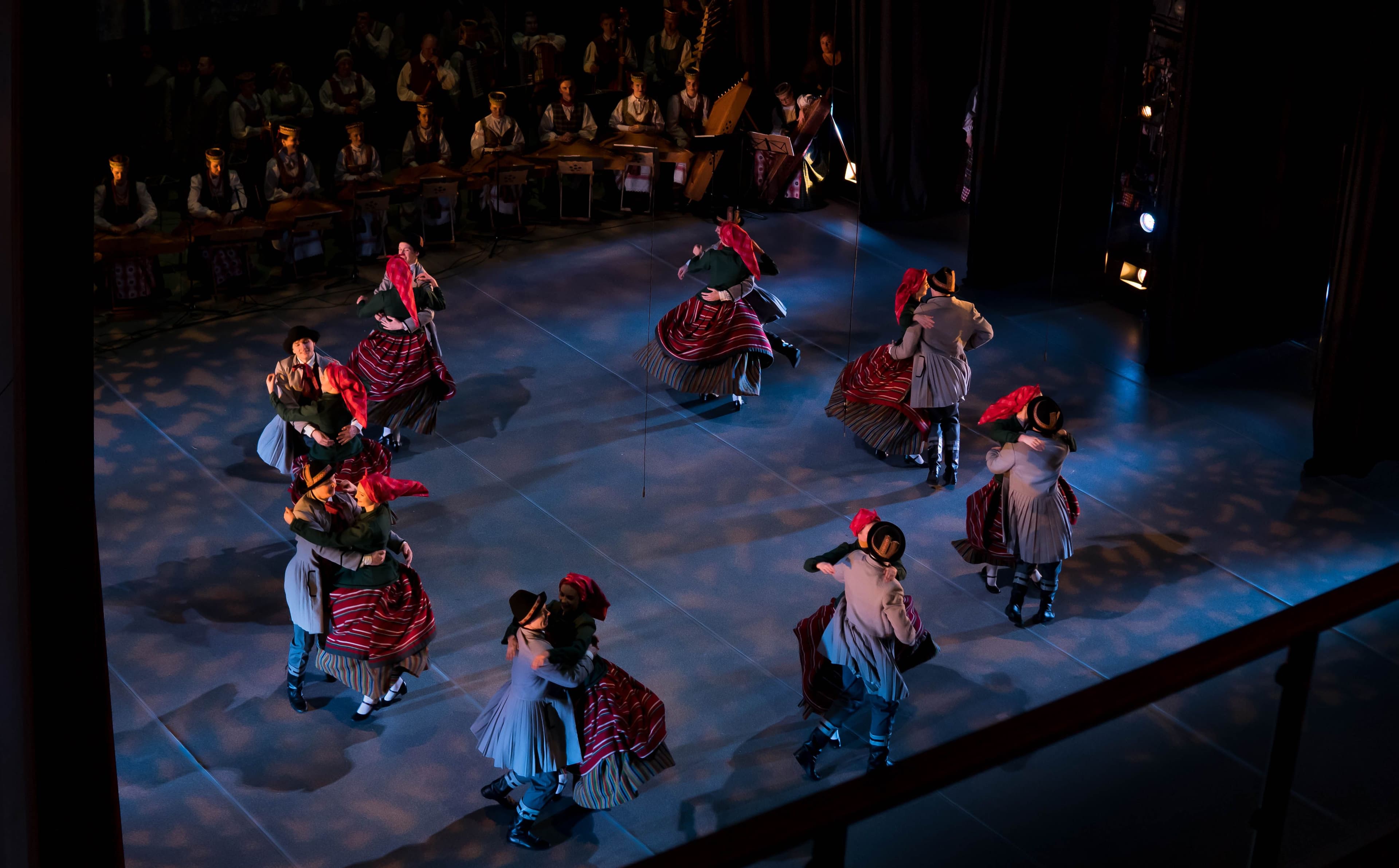 VU Dainų ir šokių ansamblis