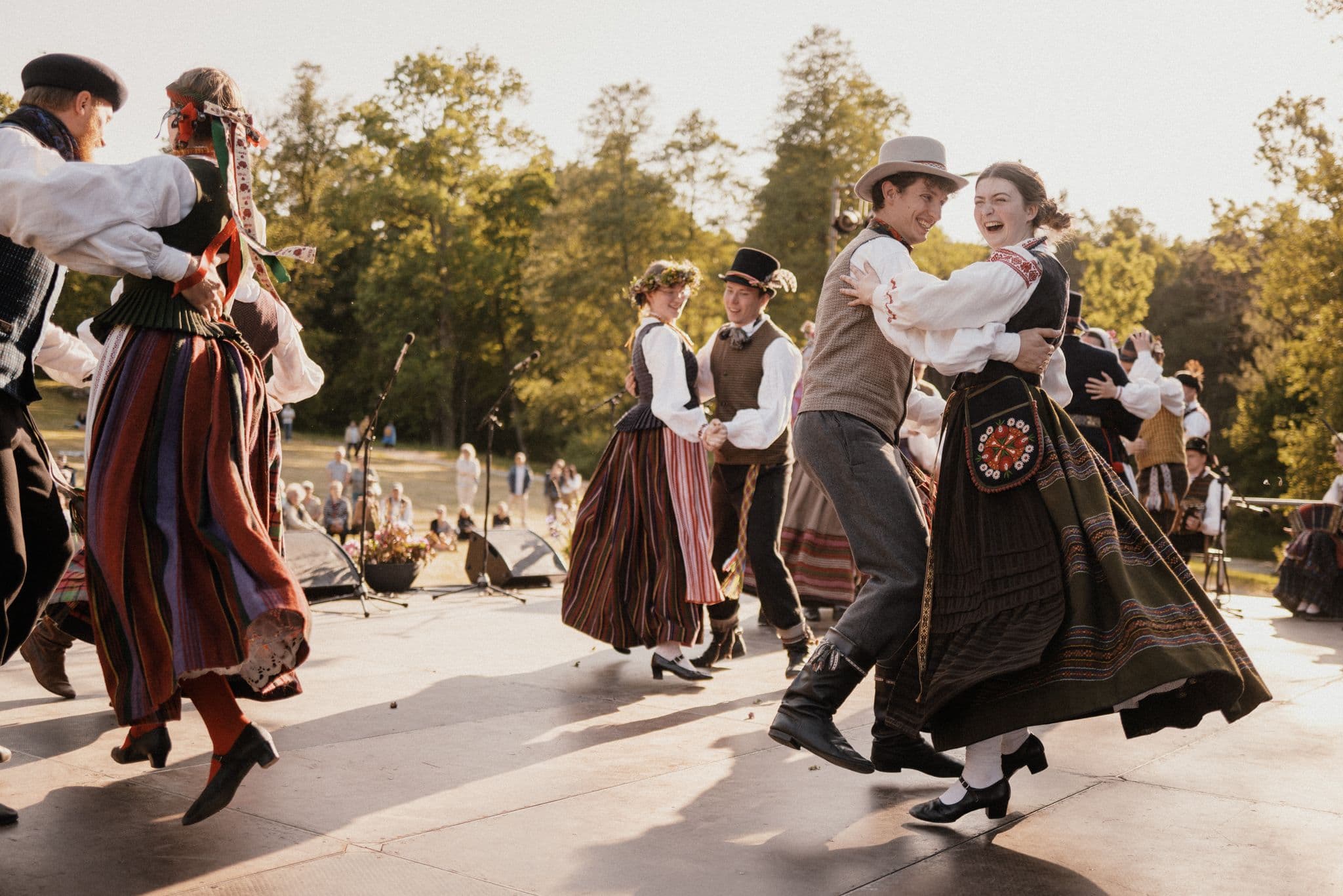 VU folkloro ansamblis Ratilio