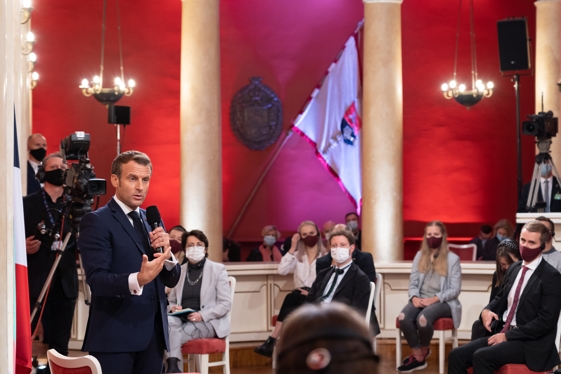 E. Macronas VU. E