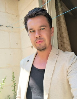 M. Laužikas