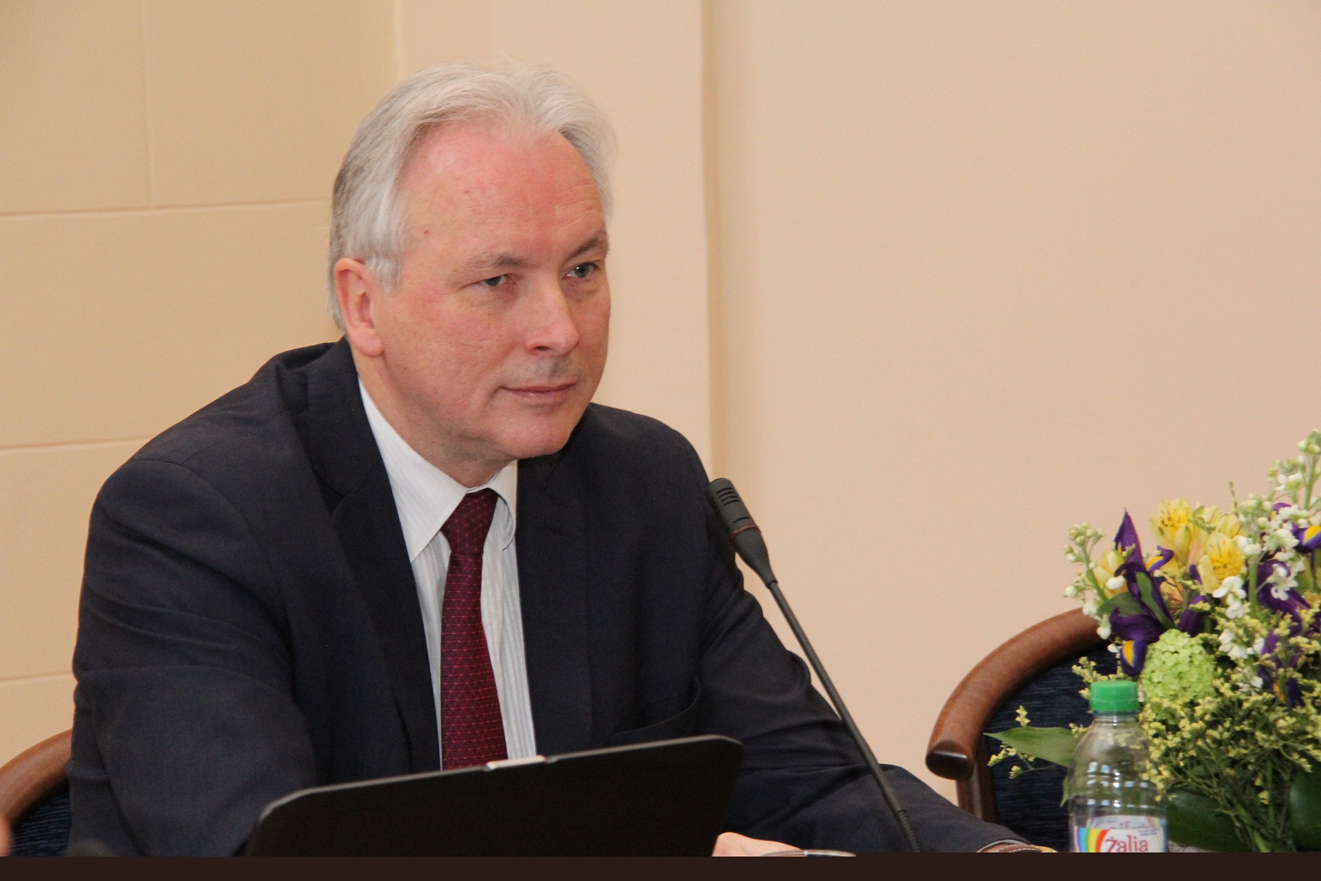 PROF. ARŪNAS VALIULIS 2019 B